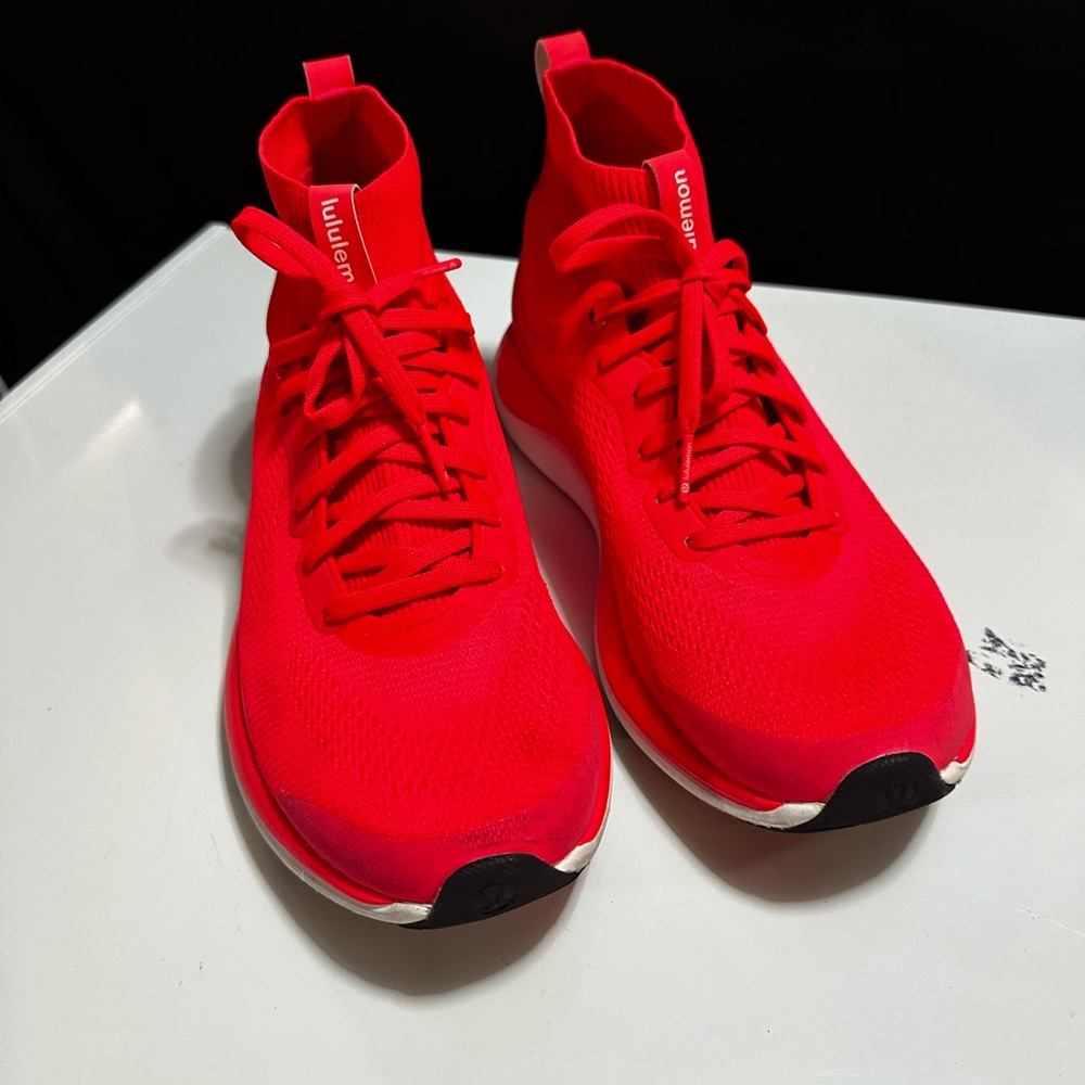 Lulu sneakers